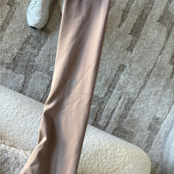 ALO Yoga Women's Tan Leggings - Picture 4 of 5